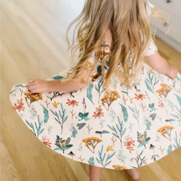 Alice + Ames Girls' Floral Cream Short-Sleeve Twirl Dress - Picture 3 of 7